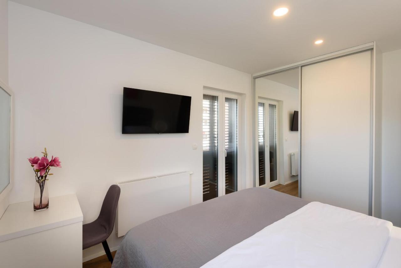 Neretva Valley Apartments - Heated Pool Меткович Екстер'єр фото