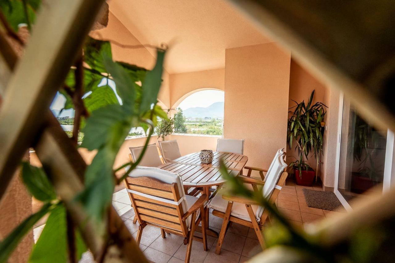 Neretva Valley Apartments - Heated Pool Меткович Екстер'єр фото